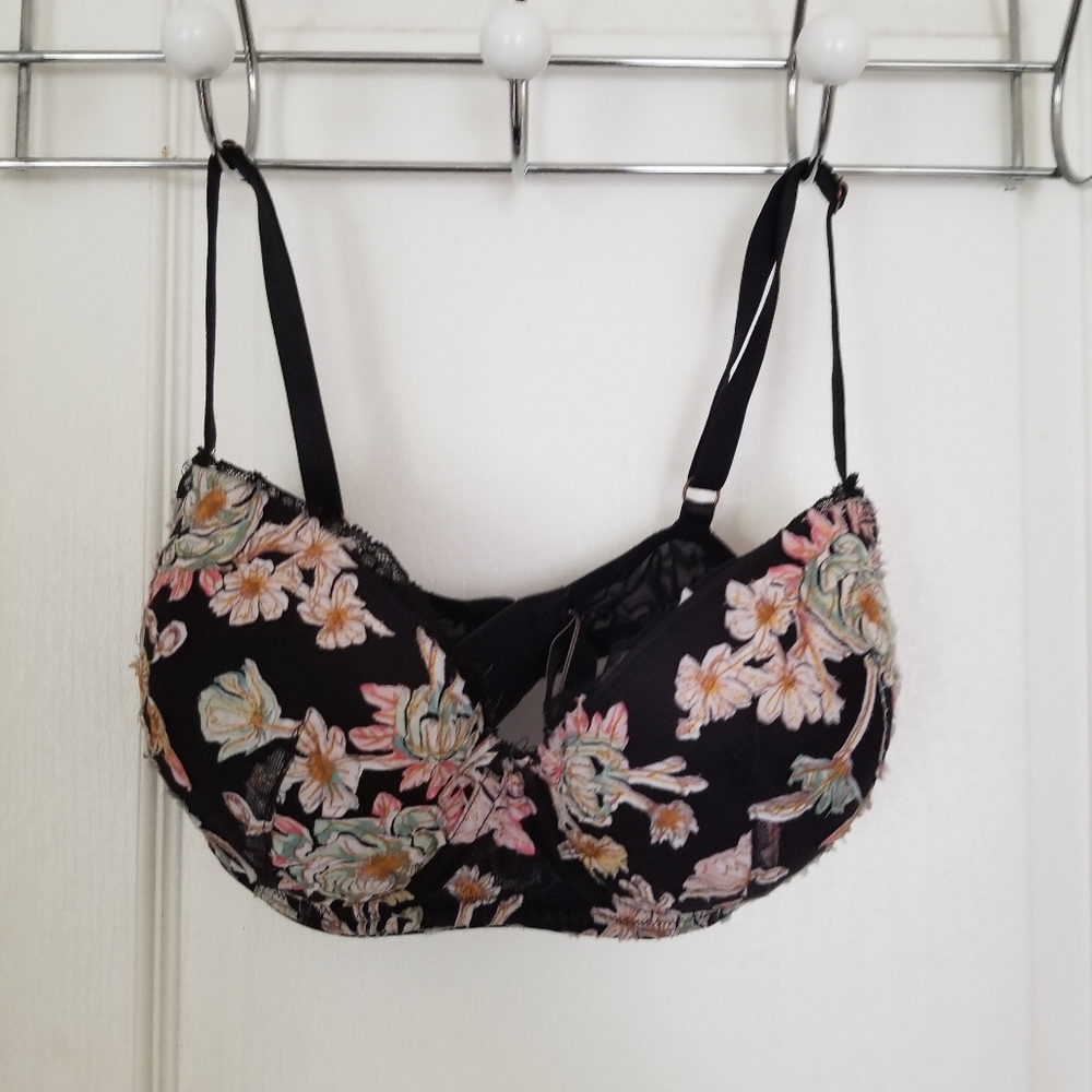 32DDD victoria secret bra
